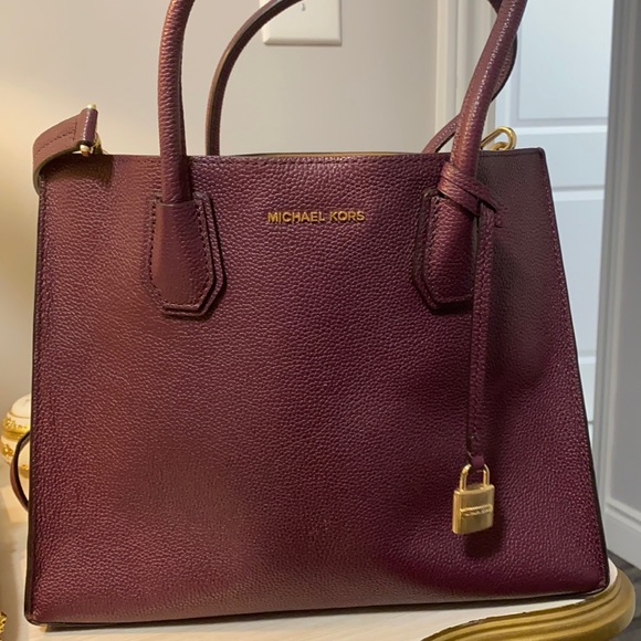 Michael Kors Large Purse - Picture 1 of 8